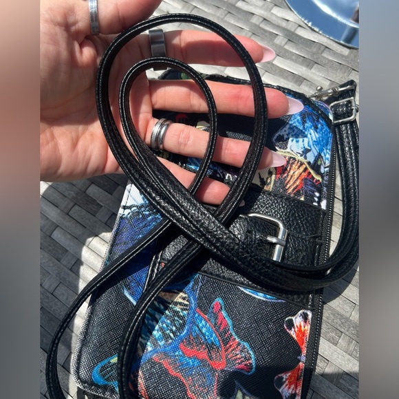 Bueno Butterfly Zip Around Crossbody Wallet Bag w/ Detachable Adjustable Strap - Picture 4 of 12